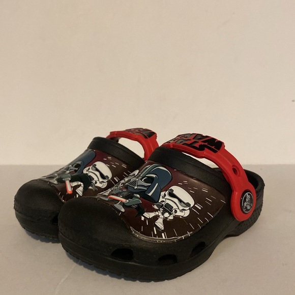Crocs Unisex-child CC Star Wars Darth Vader Clog - Picture 1 of 9